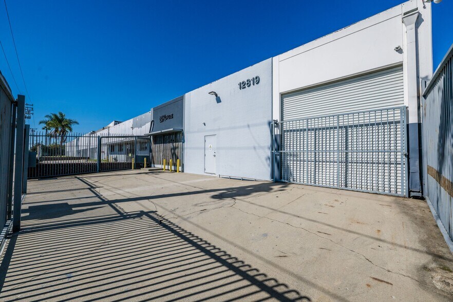 12819 Main St, Los Angeles, CA for sale - Building Photo - Image 1 of 1