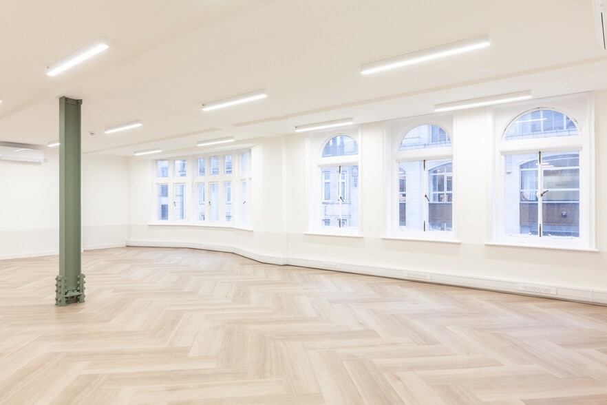 36-38 Mortimer St, London to rent - Building Photo - Image 3 of 26