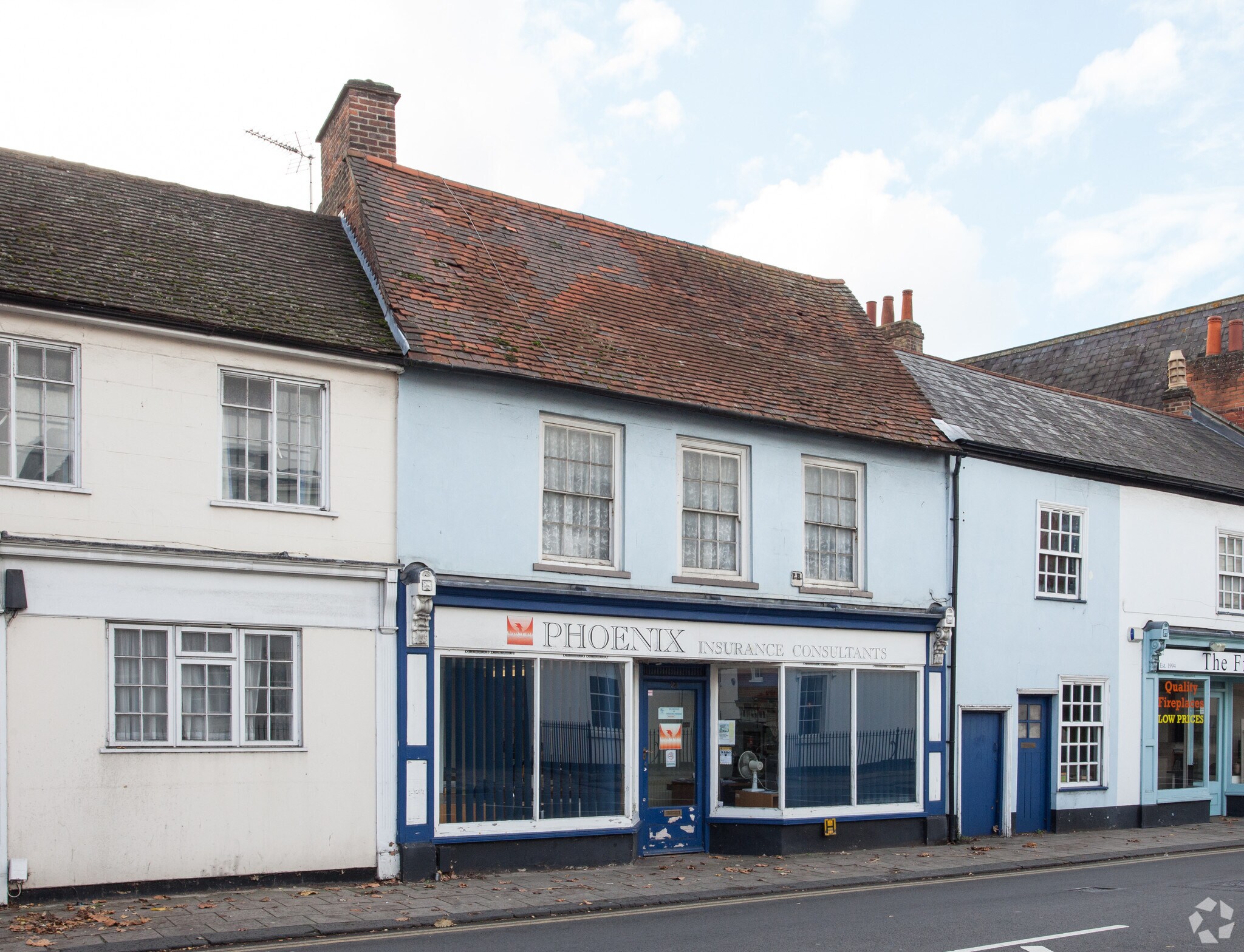 24 London St, Chertsey for sale Primary Photo- Image 1 of 1