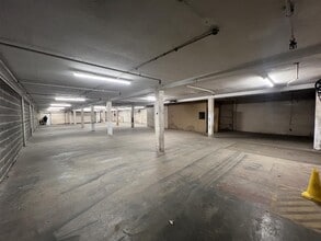 Club Ln, Halifax to rent Interior Photo- Image 2 of 3
