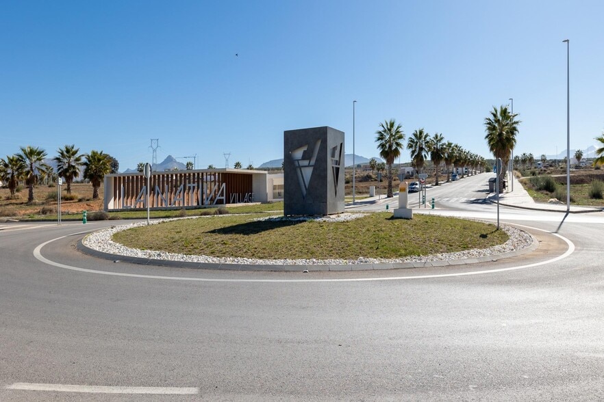 Calle Margarita Salas, 47, Albolote, Granada for sale - Building Photo - Image 2 of 33