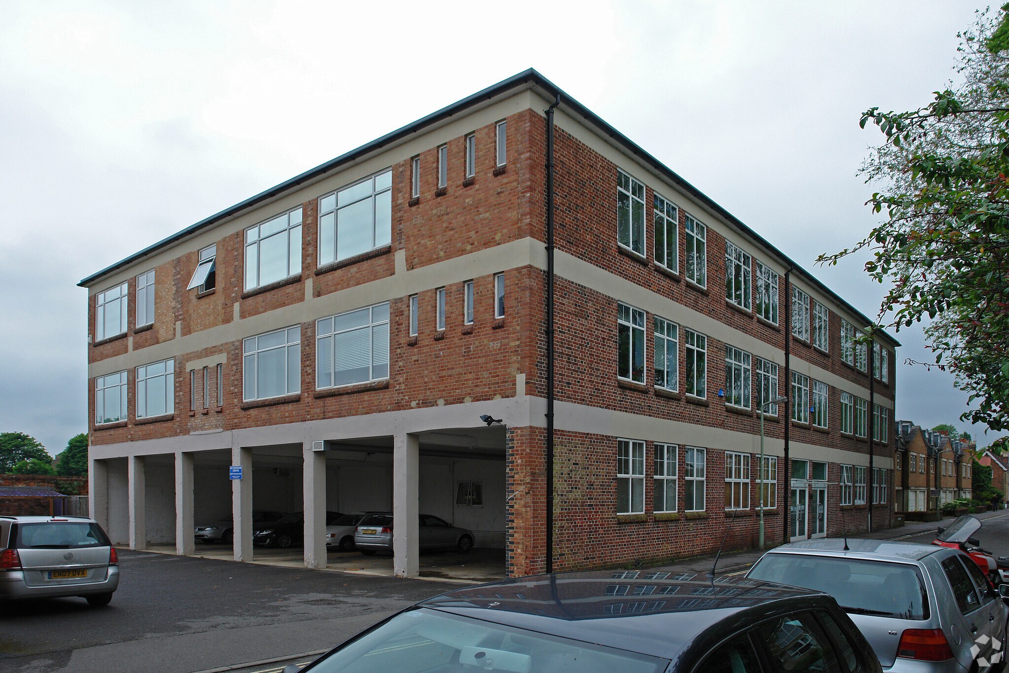 18-24 Middle Way, Oxford for sale Primary Photo- Image 1 of 1