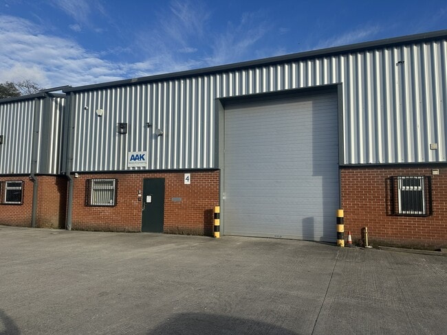 More details for Gladstone St, Oldham - Industrial to Rent