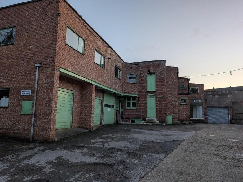 Meeting Ln, Burton Latimer to rent - Building Photo - Image 1 of 1