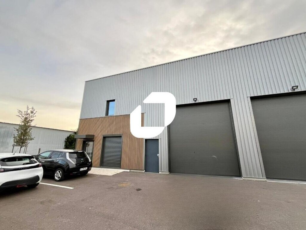 Location Local d'activités 229 m² - Photo 1