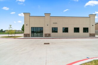 15325 Summit Park Dr, Montgomery, TX for rent Building Photo- Image 1 of 17