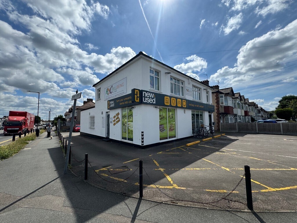 327 Bridgwater Dr, Westcliff On Sea for sale Building Photo- Image 1 of 1