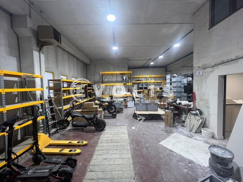 Light Industrial in Champigny-sur-Marne to rent - Interior Photo - Image 2 of 7