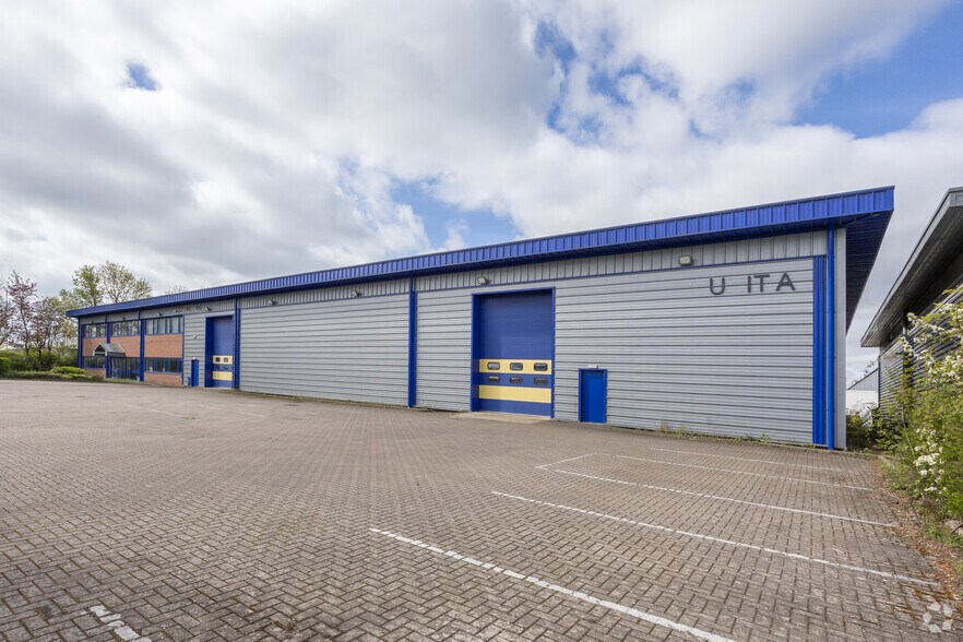 Arkwright Rd, Corby to rent - Building Photo - Image 2 of 18