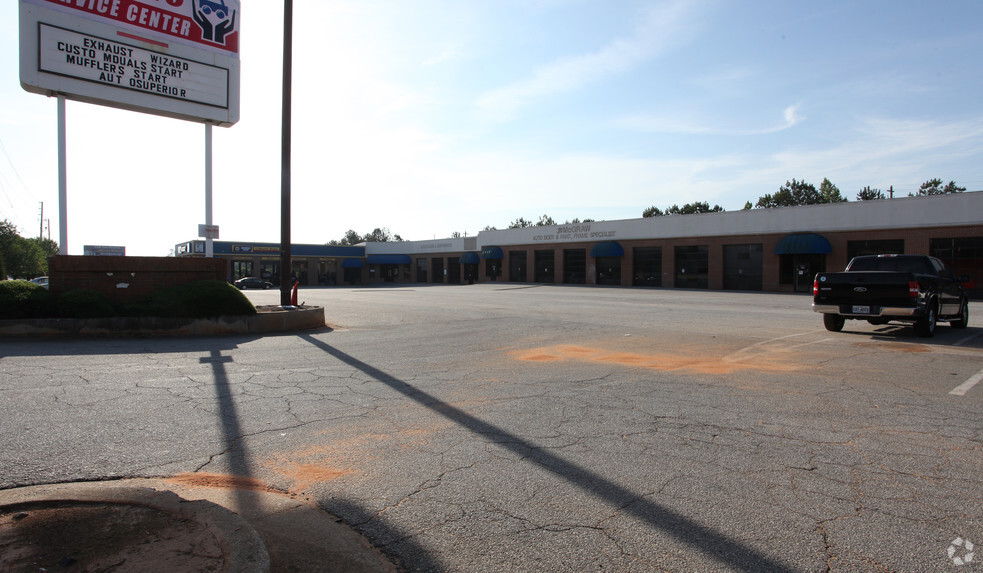 4450 Lawrenceville Hwy NW, Lilburn, GA for rent - Building Photo - Image 2 of 2