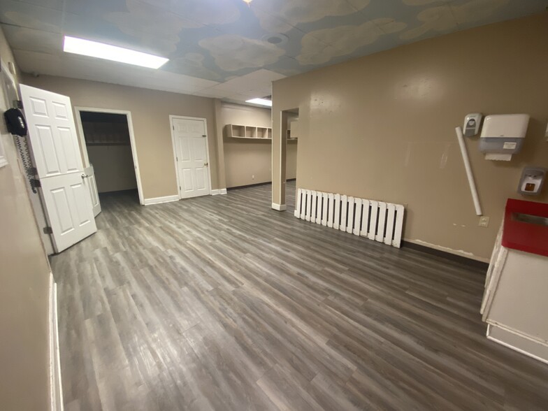 111 W 5th St, Tyler, TX for rent - Interior Photo - Image 3 of 45