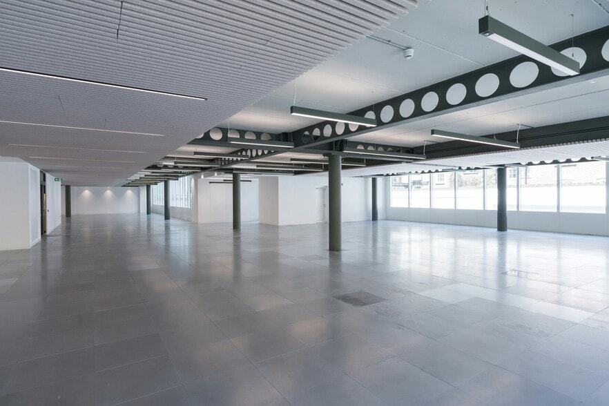 5-13 Spital Sq, London to rent - Building Photo - Image 3 of 32