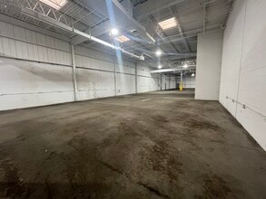 333 W Washington Blvd, Mundelein, IL for sale Interior Photo- Image 2 of 7