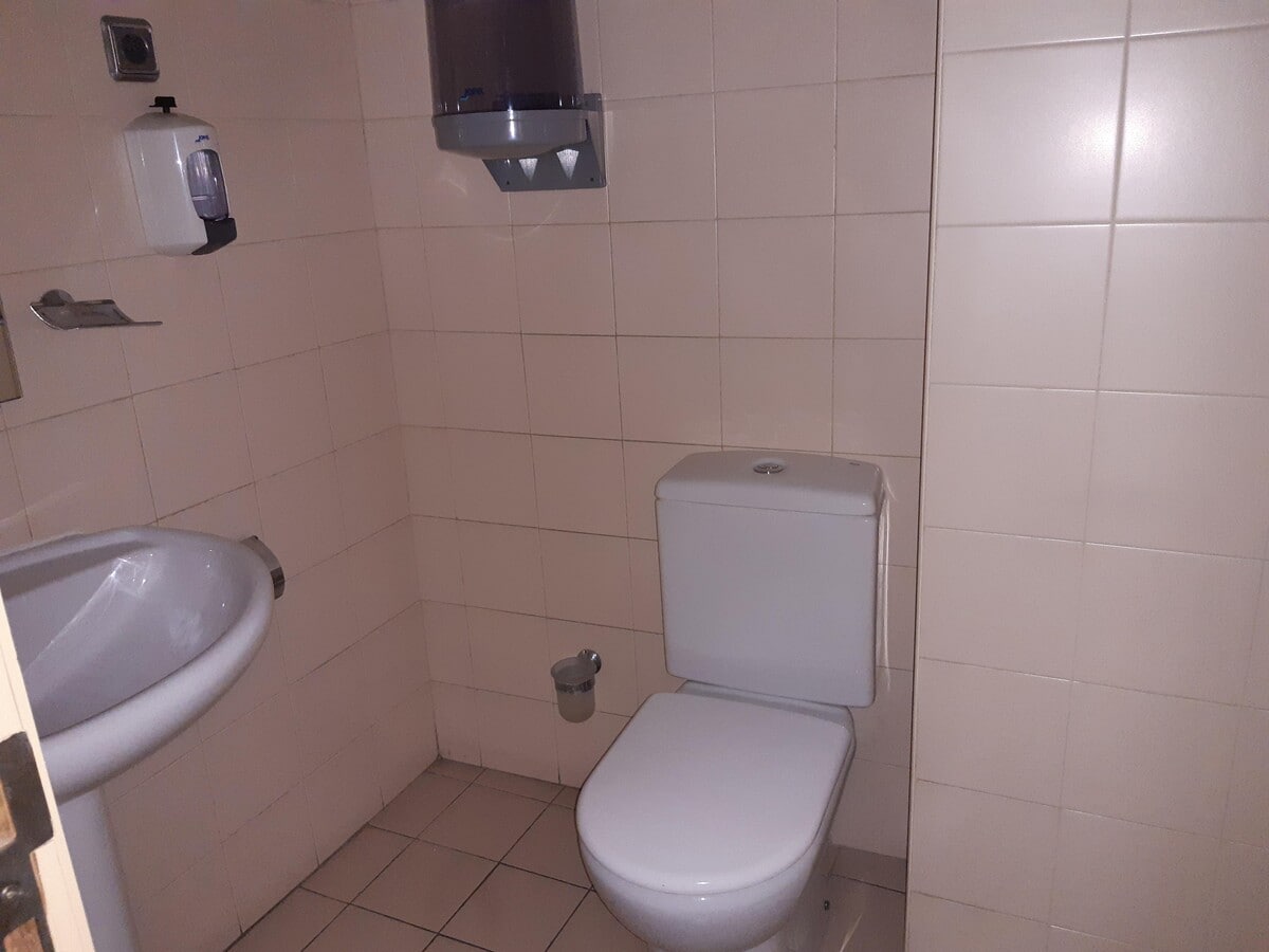 Carrer Menendez y Pelayo,de, 52, Terrassa, BAR 08222 - Unit 01 -  - Interior Photo - Image 2 of 3
