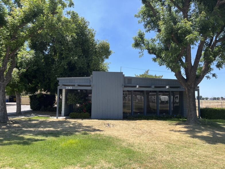 3183 S Parkway Dr, Fresno, CA for rent - Building Photo - Image 1 of 1