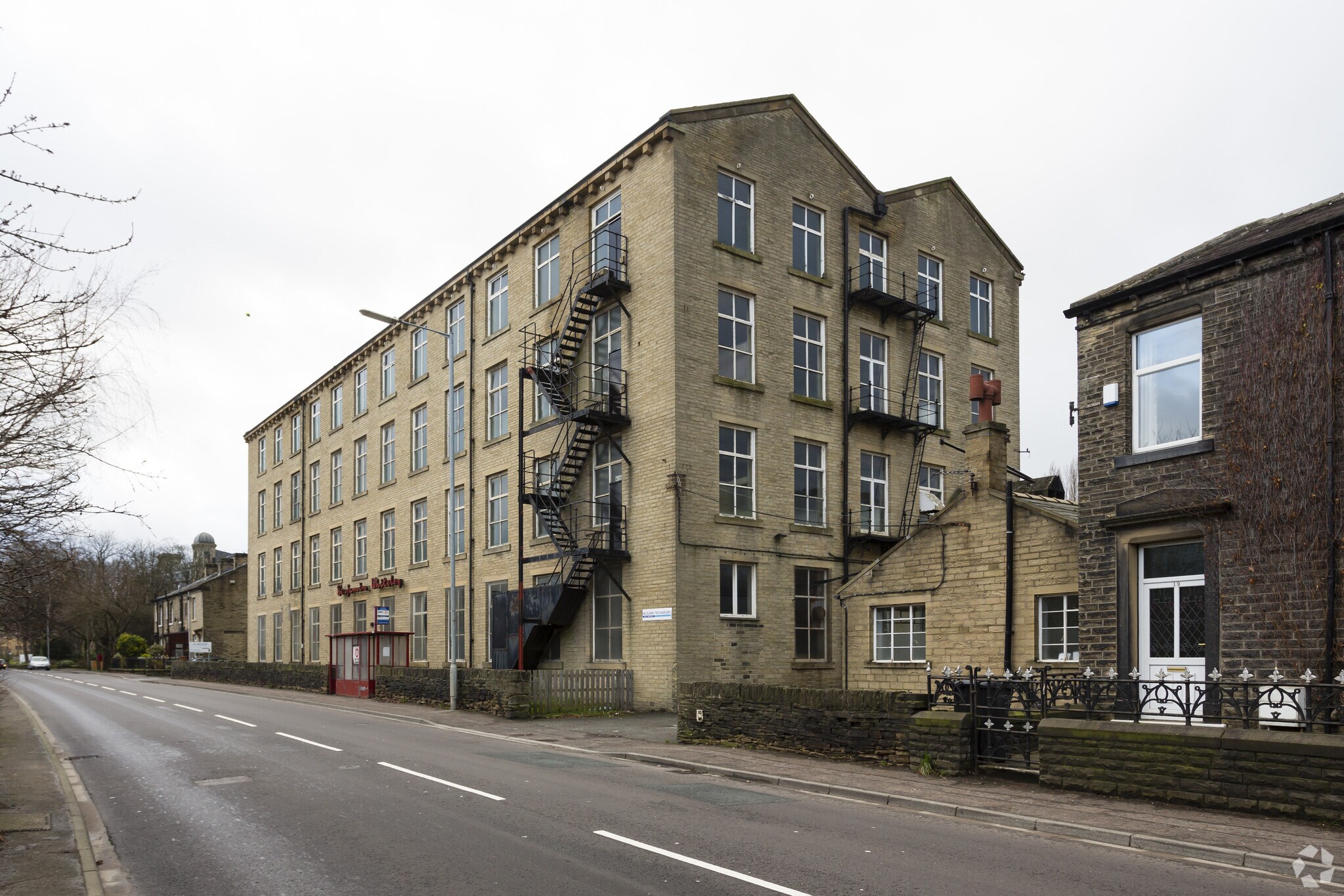 Park Rd, Elland for sale Primary Photo- Image 1 of 1
