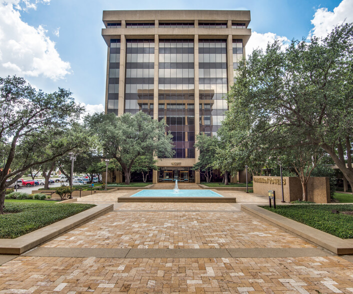 13601 Preston Rd, Dallas, TX for rent - Building Photo - Image 1 of 5