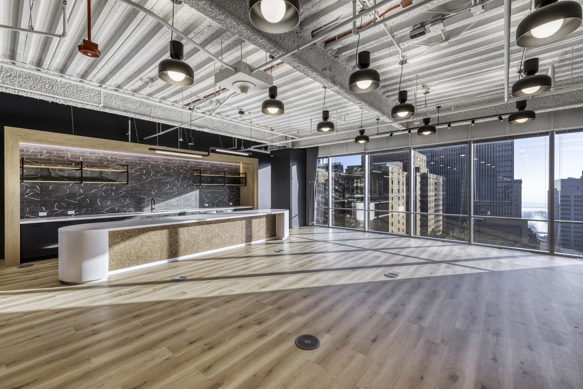 131 S Dearborn St, Chicago, IL to rent Interior Photo- Image 1 of 17