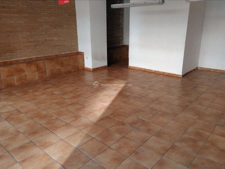 Retail in Cáceres, Cáceres to rent - Interior Photo - Image 2 of 6
