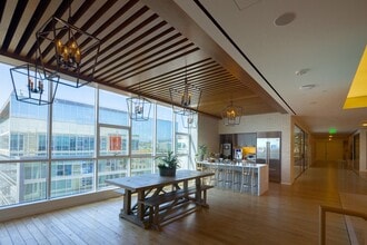 1041 N Formosa Ave, West Hollywood, CA to rent Interior Photo- Image 2 of 8