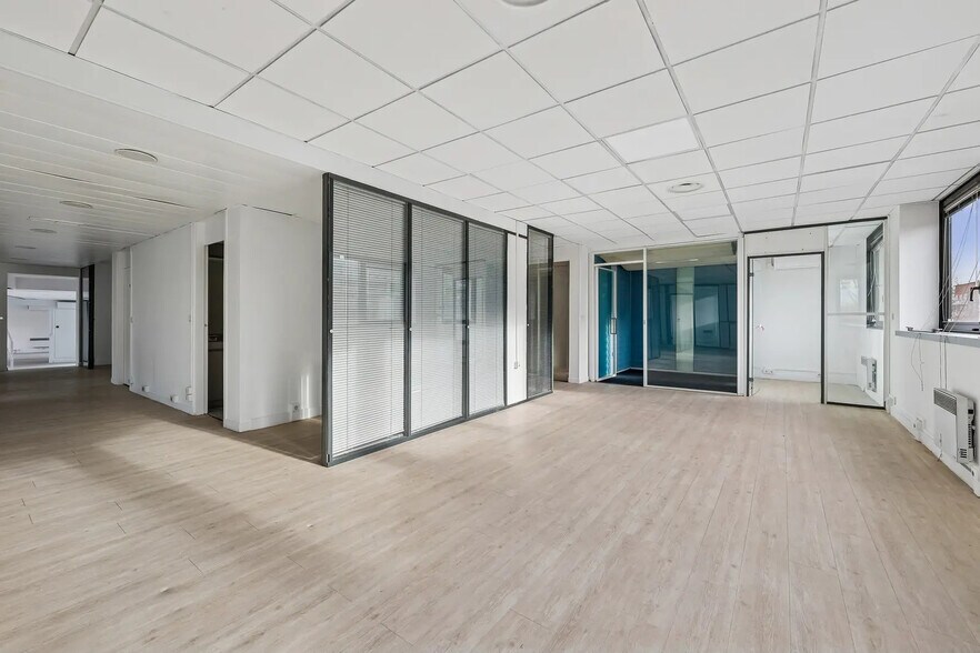 58 Avenue Du Général Leclerc, Boulogne-Billancourt to rent - Interior Photo - Image 2 of 14