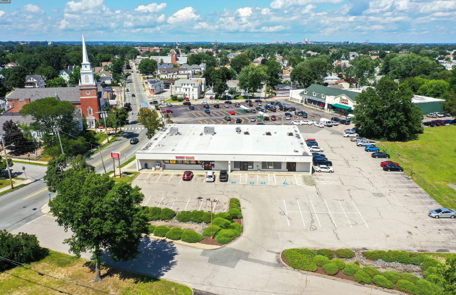 570 Pontiac Ave, Cranston, RI for sale - Building Photo - Image 1 of 1