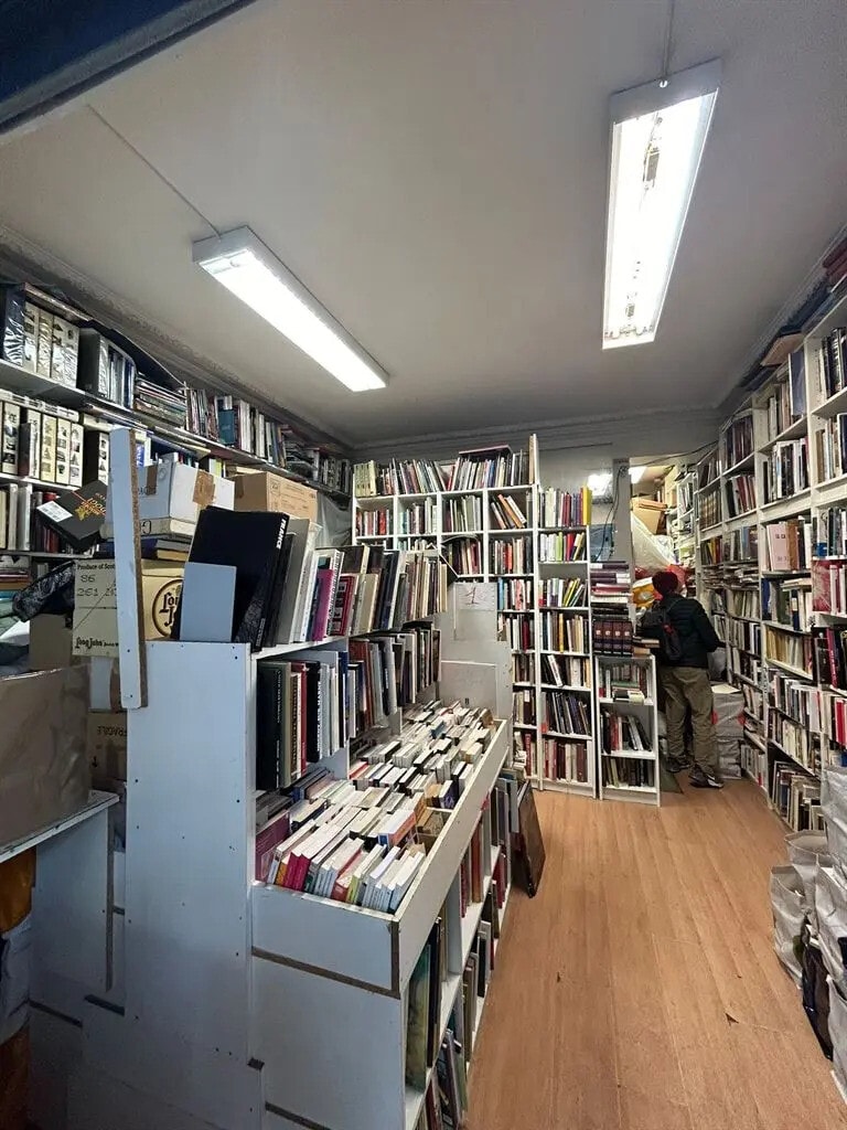 Location Commerce 70 m² - Photo 1