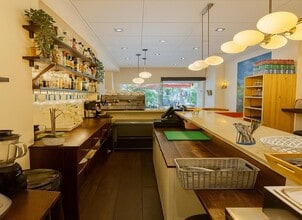 Retail in Barcelona, Barcelona to rent Interior Photo- Image 2 of 9