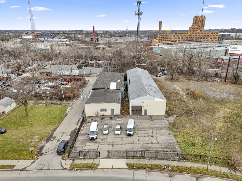 15306 Rosa Parks Blvd, Detroit, MI for sale - Building Photo - Image 3 of 53