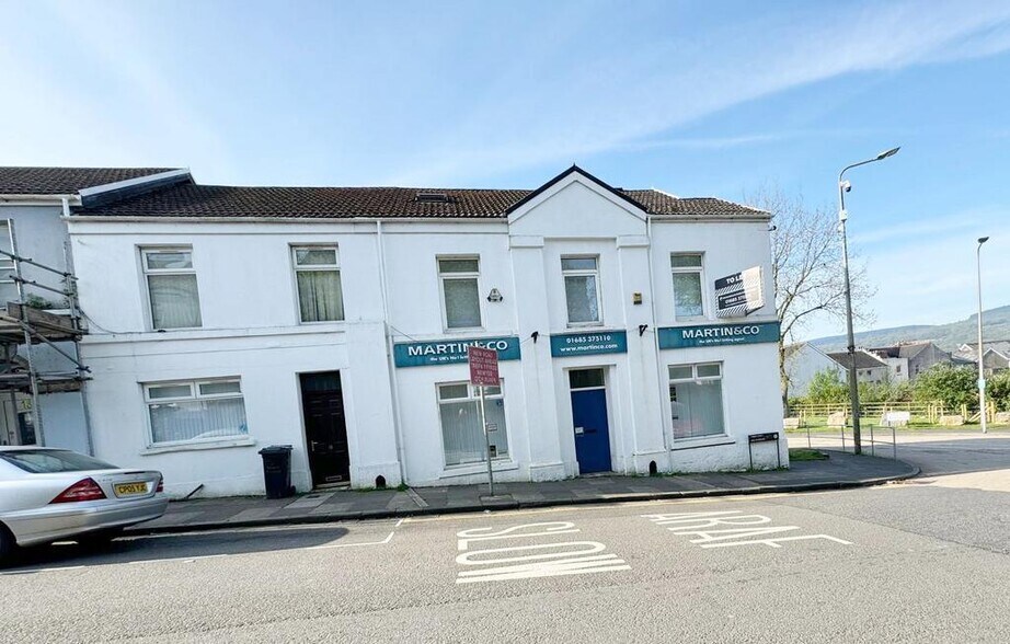 19-20 Church St, Merthyr Tydfil to rent - Building Photo - Image 2 of 8