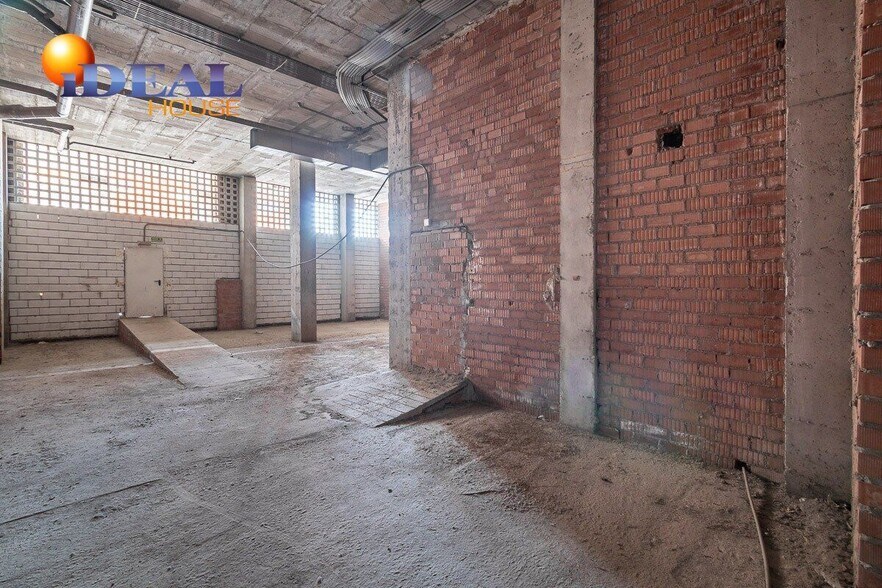 Retail in Granada for sale - Interior Photo - Image 3 of 11