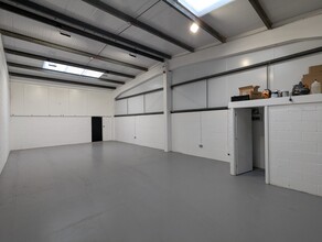 Olds Appr, Watford for rent Interior Photo- Image 2 of 2