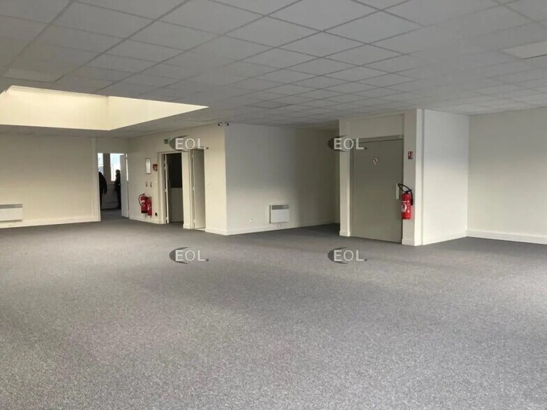 Light Industrial in Vitry-sur-Seine to rent - Interior Photo - Image 3 of 6