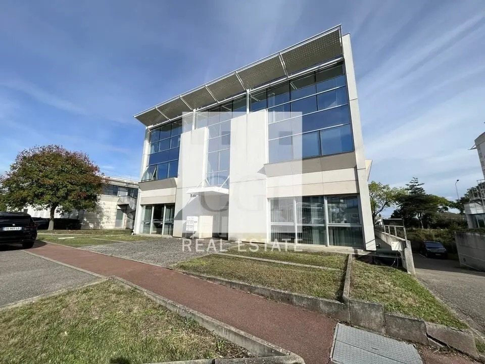 12 Rue Edison, Bron to rent Building Photo- Image 1 of 19
