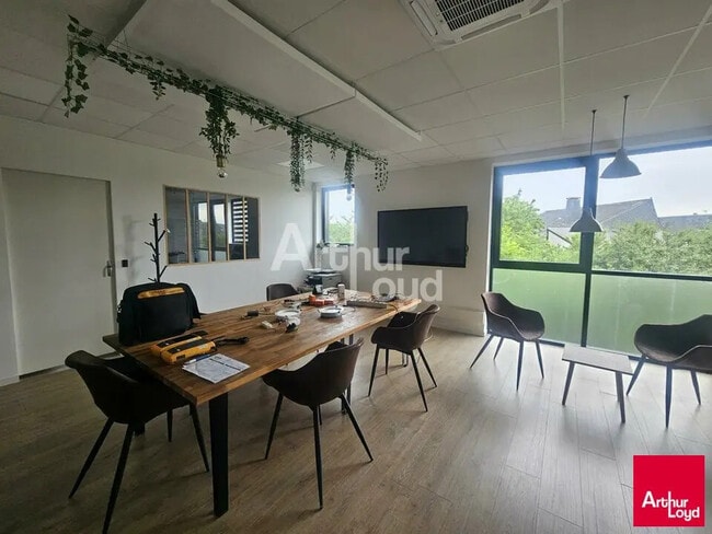 Location Bureaux 168 m²