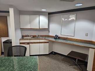 More details for 879 Victoria St, Prince George, BC - Office for Sale