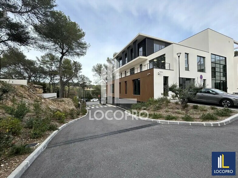 Office in Valbonne to rent - Building Photo - Image 2 of 13