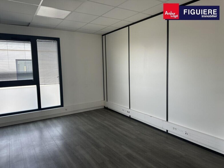 Office in Aix-en-Provence for sale - Building Photo - Image 3 of 6