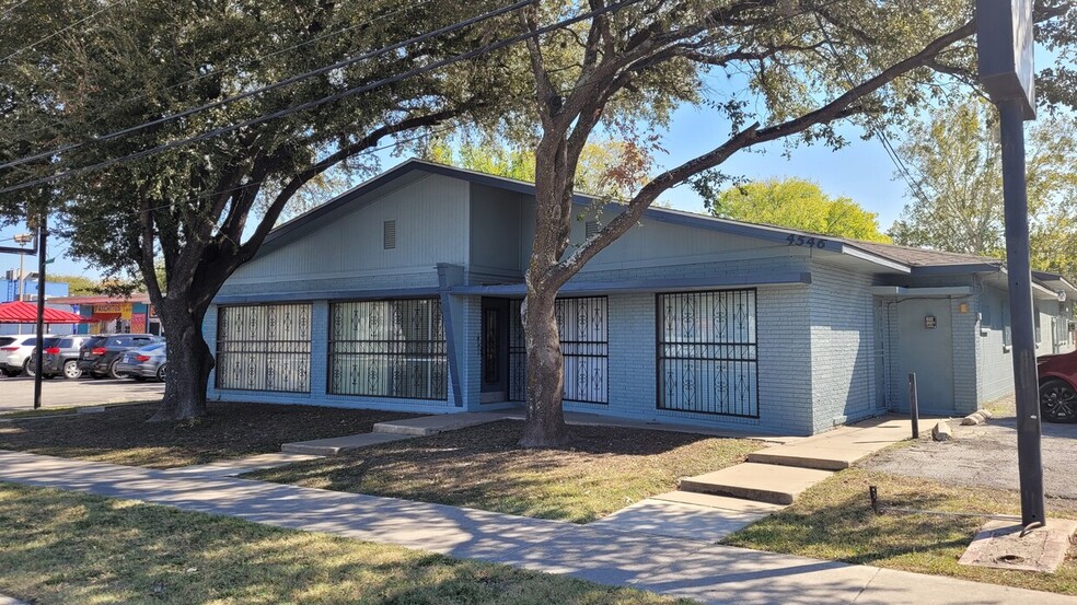 4546 W Commerce St, San Antonio, TX for rent - Building Photo - Image 3 of 7