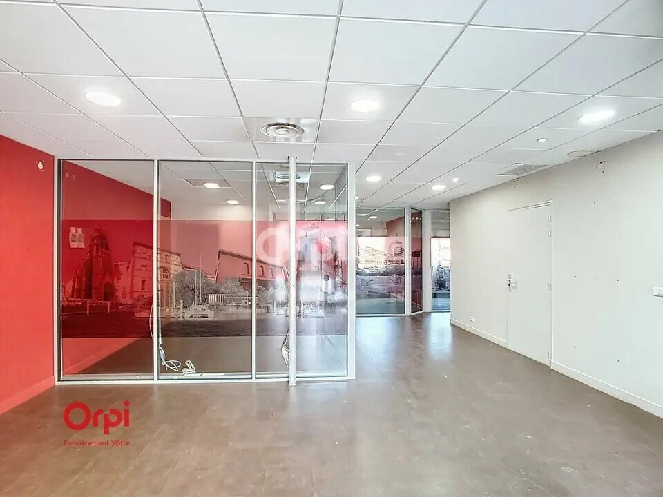 Office in Rezé for sale Interior Photo- Image 1 of 7