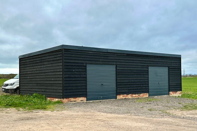 Sundon Rd, Harlington to rent Building Photo- Image 1 of 2