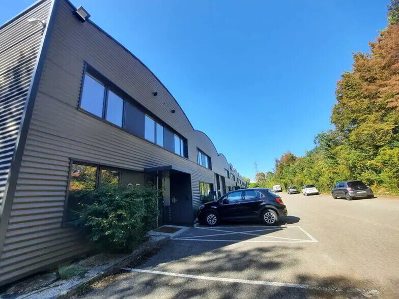 12 Chemin Des Gorges, Dardilly to rent - Building Photo - Image 2 of 9