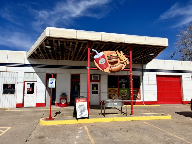 202 Burlington Ave, Spur, TX for sale - Primary Photo - Image 1 of 14