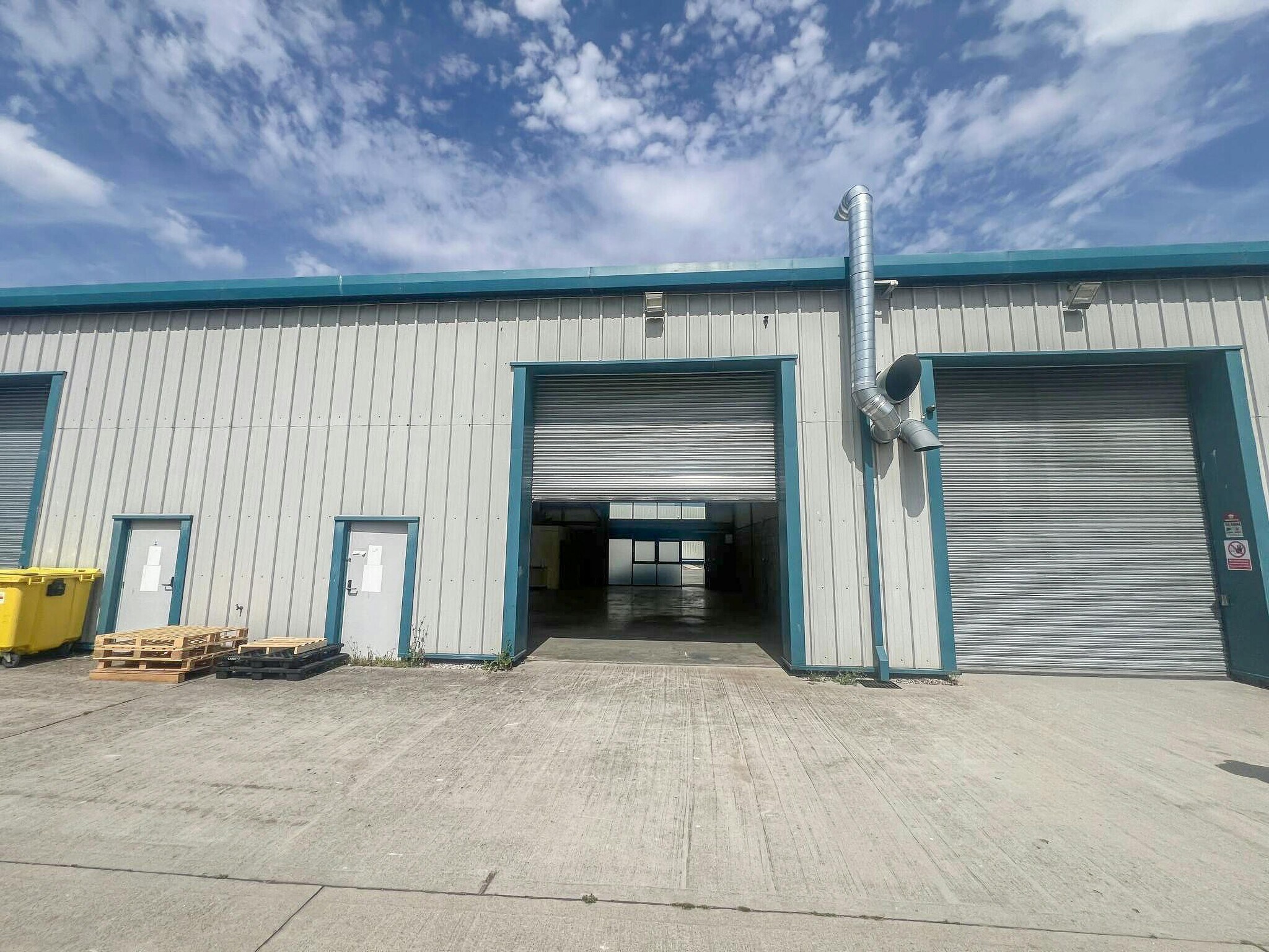 181 Triumph Way, Liverpool to rent Building Photo- Image 1 of 5