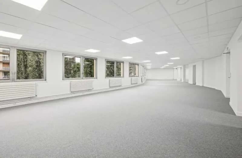 Office in Paris for sale - Interior Photo - Image 1 of 12
