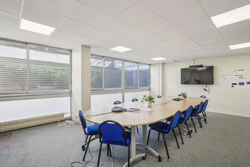 Location Bureaux 462 m² - Photo 1