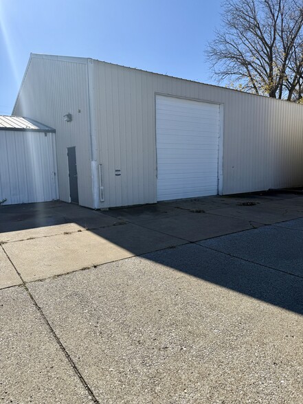 1700 N Burkhardt Rd, Evansville, IN for rent - Building Photo - Image 3 of 7