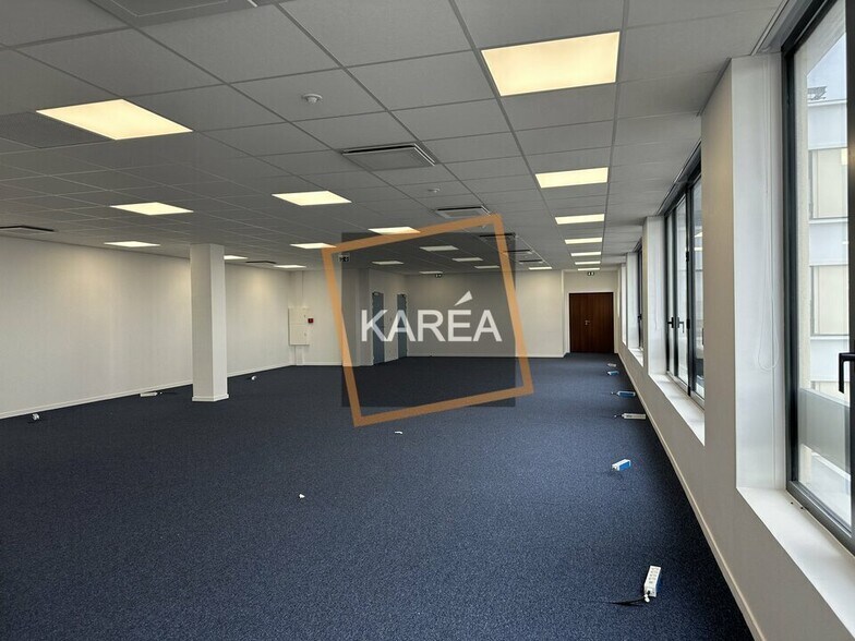 Office in Chessy to rent - Interior Photo - Image 3 of 5