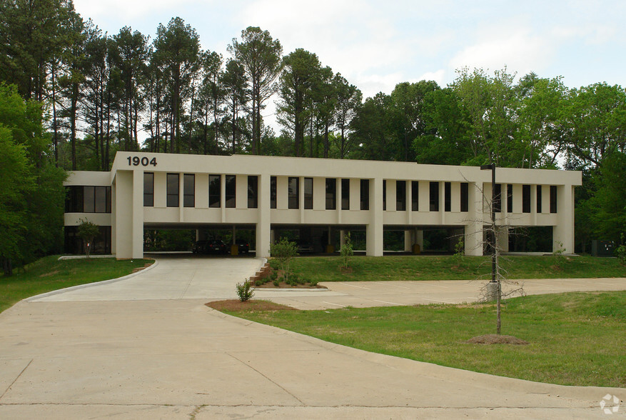 1904 Lakeland Dr, Jackson, MS for sale - Primary Photo - Image 1 of 1