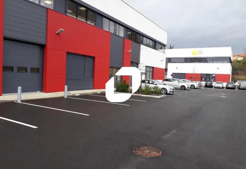 27 Chemin Des Peupliers, Dardilly to rent - Building Photo - Image 3 of 12
